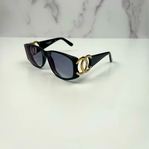 【美品】CHANEL sunglasses ココ ブラック ゴールド　ケース付 CHANEL | Accessories | Chanel Authentic Glasses Coco Mark